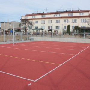 Sportovní areál při ZŠ Kravaře
